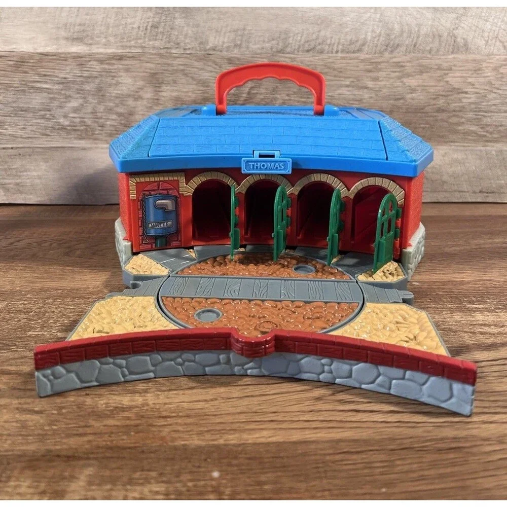 Learning Curve Thomas & Friends Roundhouse/Turntable Folding Carry Case 2002
